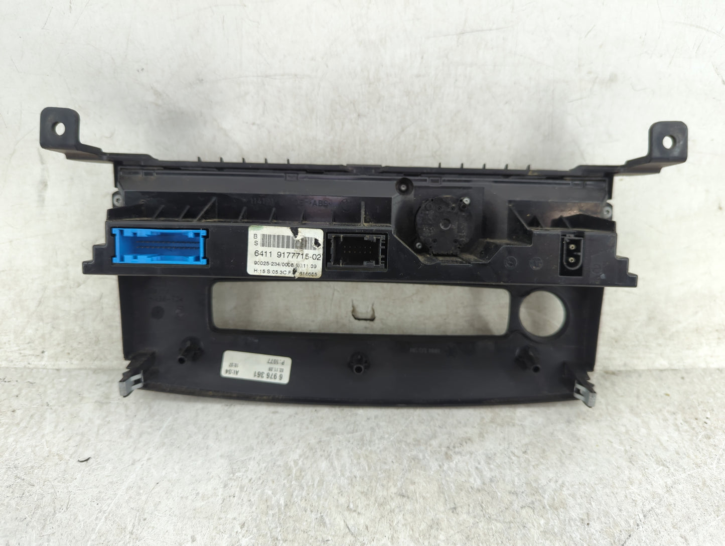 2008-2010 Bmw 535i Climate Control Module Temperature AC/Heater Replacement P/N:9177715-02 Fits Fits 2008 2009 2010 OEM Used