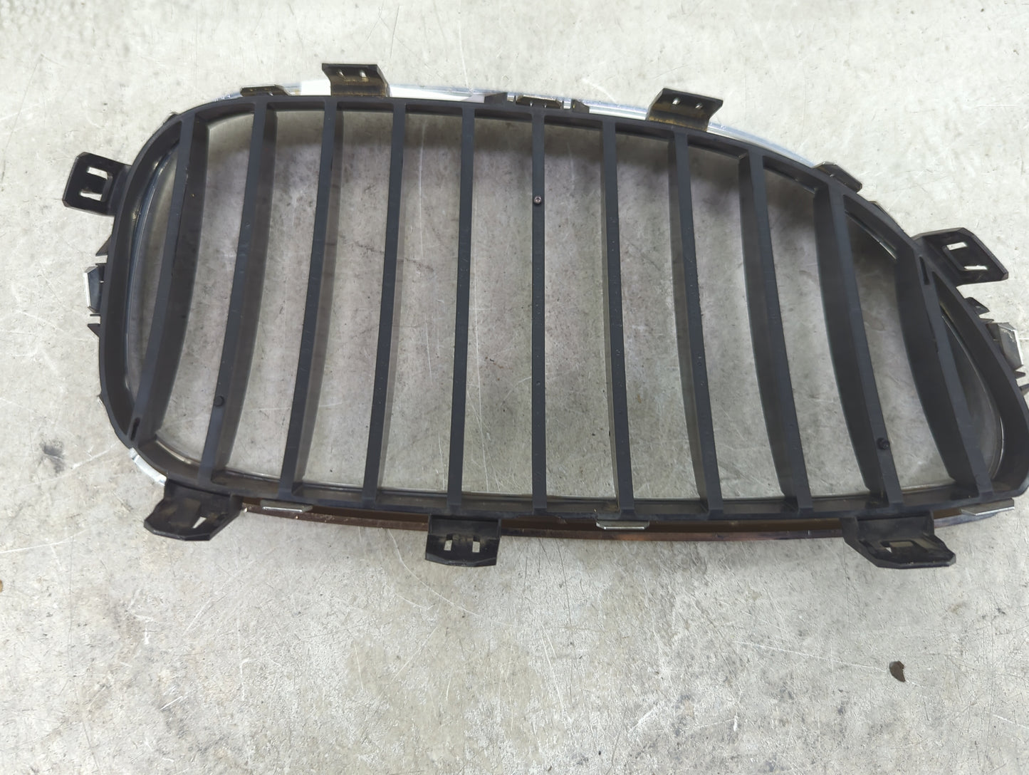 2008-2010 Bmw 535i Front Grille Bumper Not Included 1459764 - Oemusedautoparts1.com