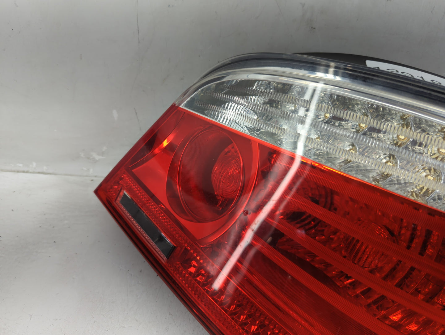 2008-2010 Bmw 550i Tail Light Assembly Passenger Right OEM P/N:7 361 882 195 285-02 Fits Fits 2008 2009 2010 OEM Used Auto P