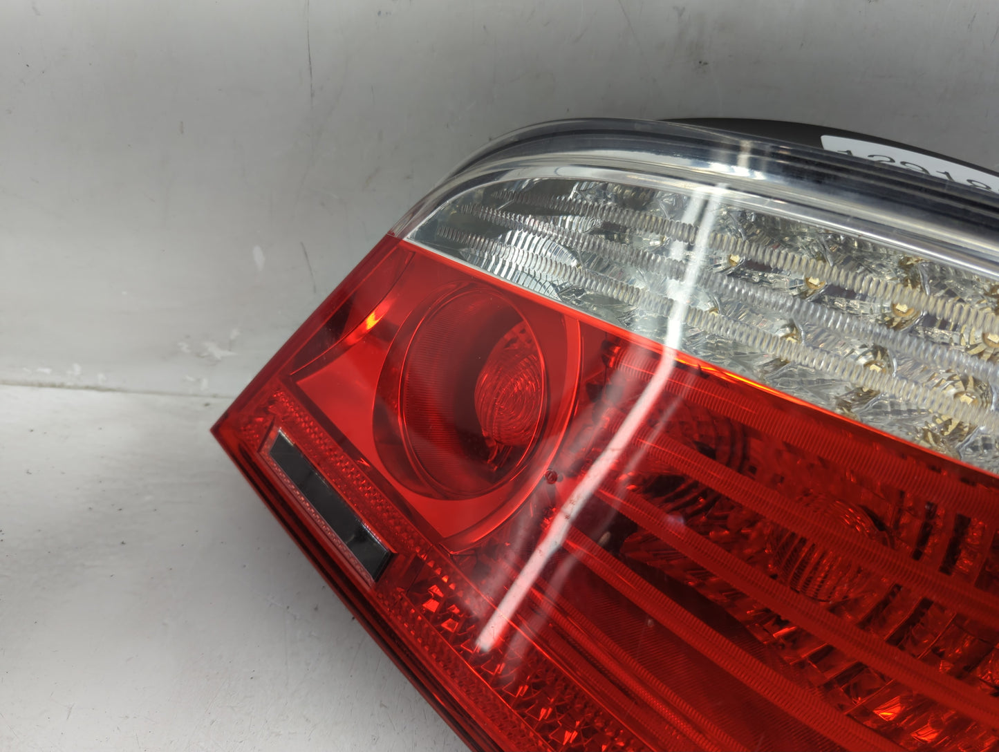 2008-2010 Bmw 550i Tail Light Assembly Passenger Right OEM P/N:7 361 882 195 285-02 Fits Fits 2008 2009 2010 OEM Used Auto P
