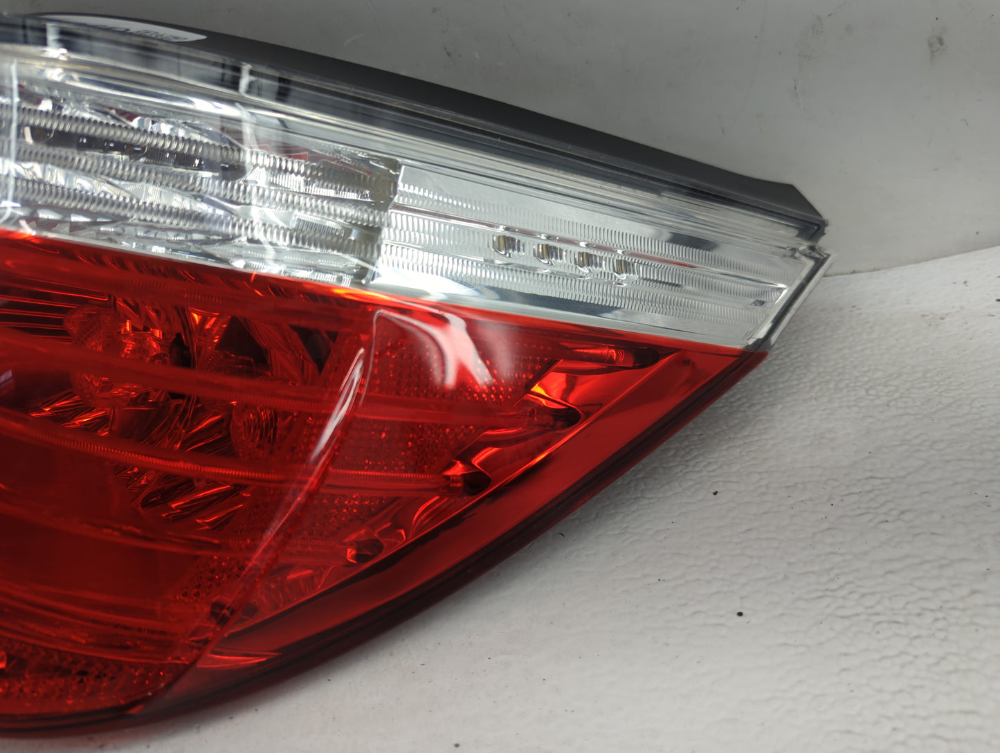 2008-2010 Bmw 550i Tail Light Assembly Passenger Right OEM P/N:7 361 882 195 285-02 Fits Fits 2008 2009 2010 OEM Used Auto P
