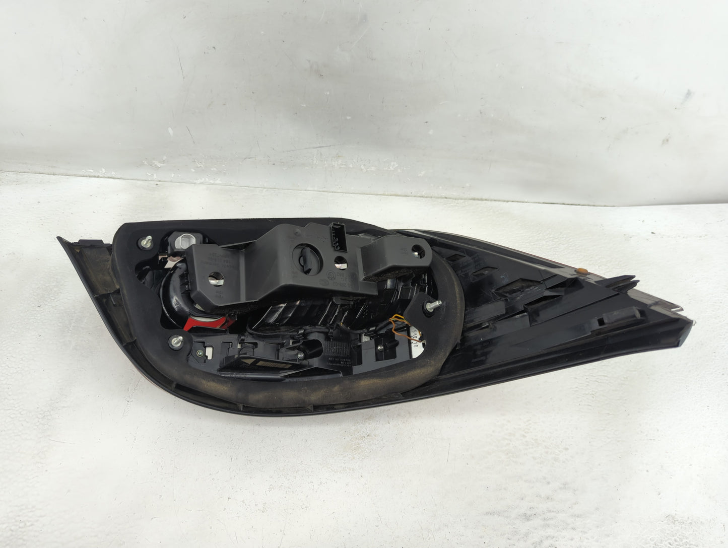 2008-2010 Bmw 550i Tail Light Assembly Passenger Right OEM P/N:7 361 882 195 285-02 Fits Fits 2008 2009 2010 OEM Used Auto P