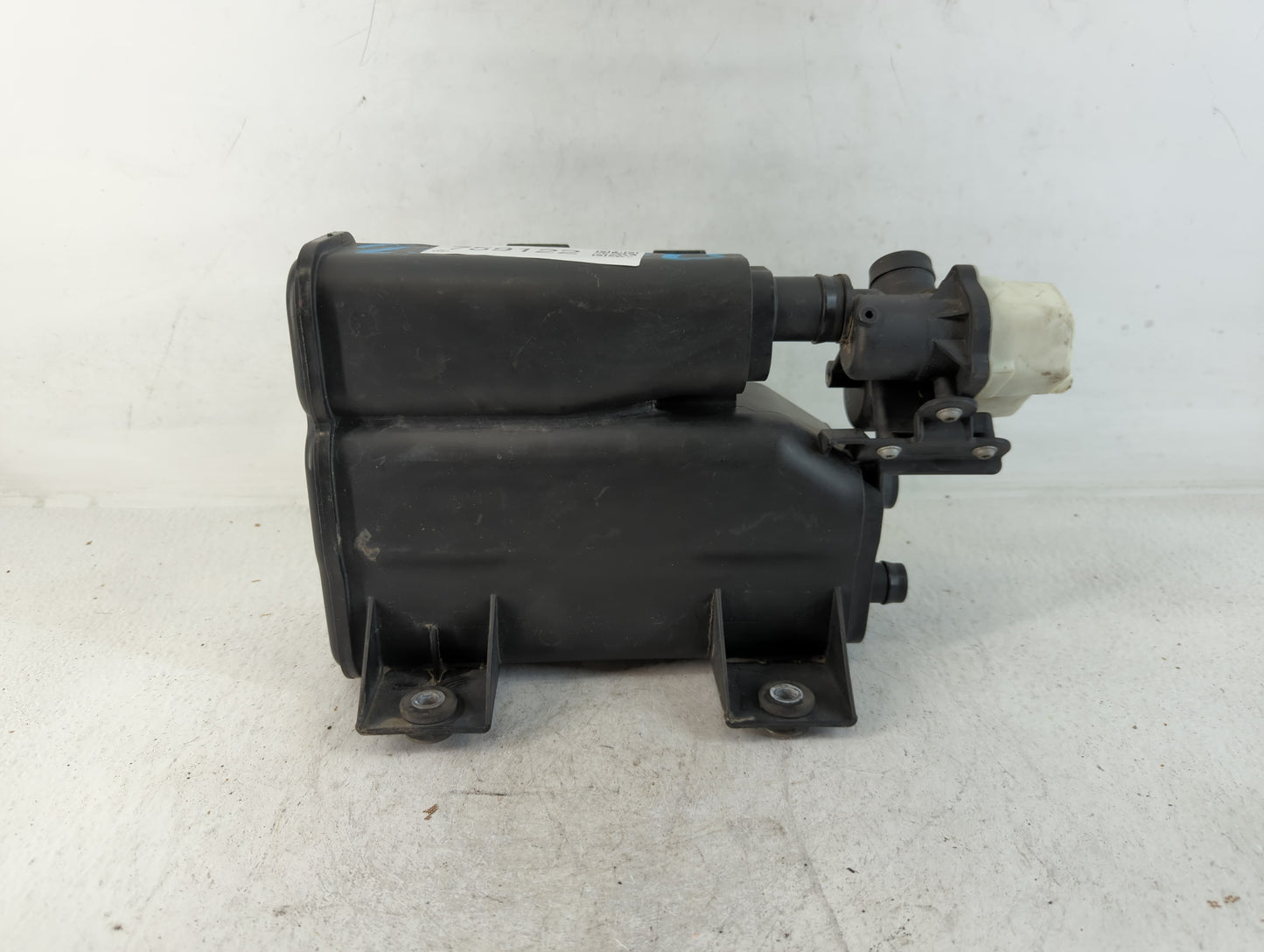 2010 Bmw 650i Fuel Vapor Charcoal Canister - Oemusedautoparts1.com