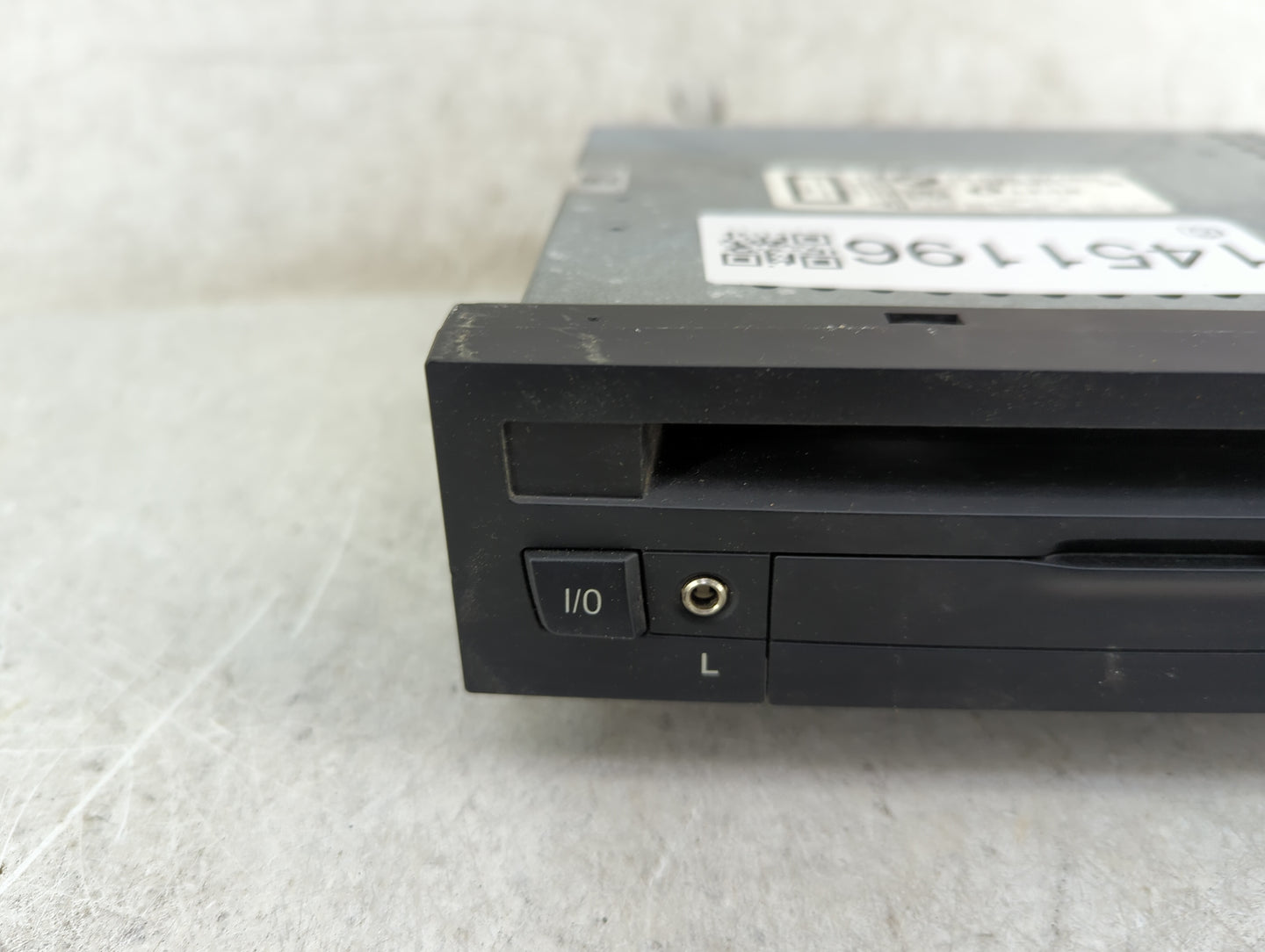 2010 Bmw 750 Radio AM FM Cd Player Receiver Replacement P/N:9220871 532366, 239943 Fits OEM Used Auto Parts - Oemusedautopar