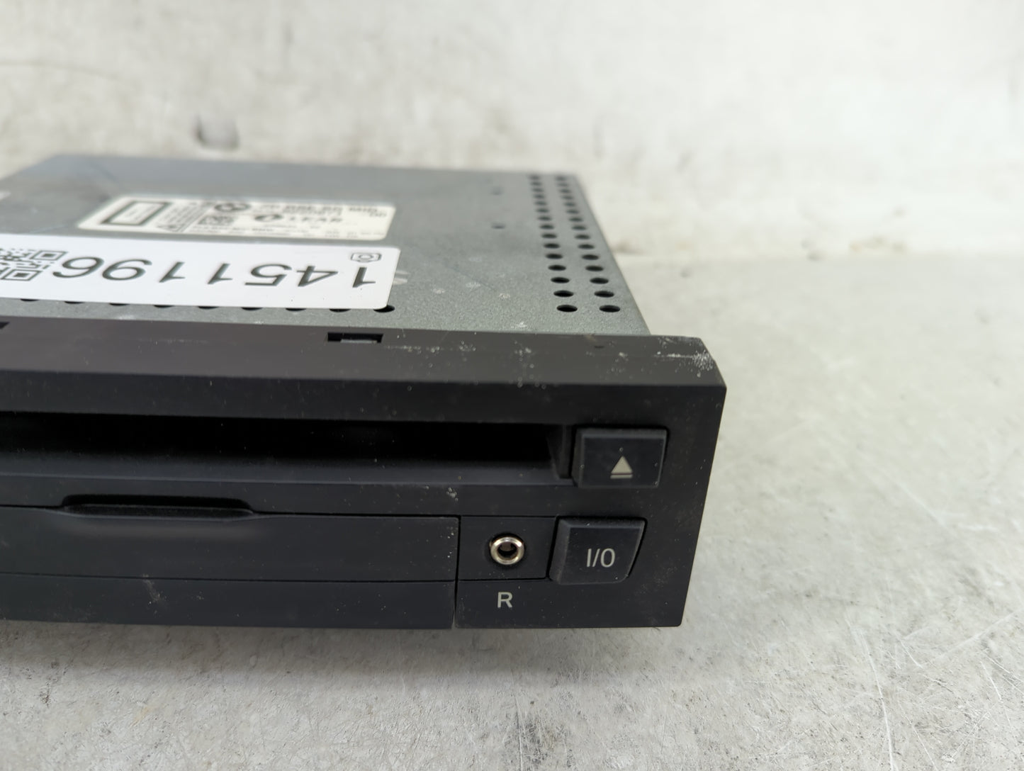 2010 Bmw 750 Radio AM FM Cd Player Receiver Replacement P/N:9220871 532366, 239943 Fits OEM Used Auto Parts - Oemusedautopar