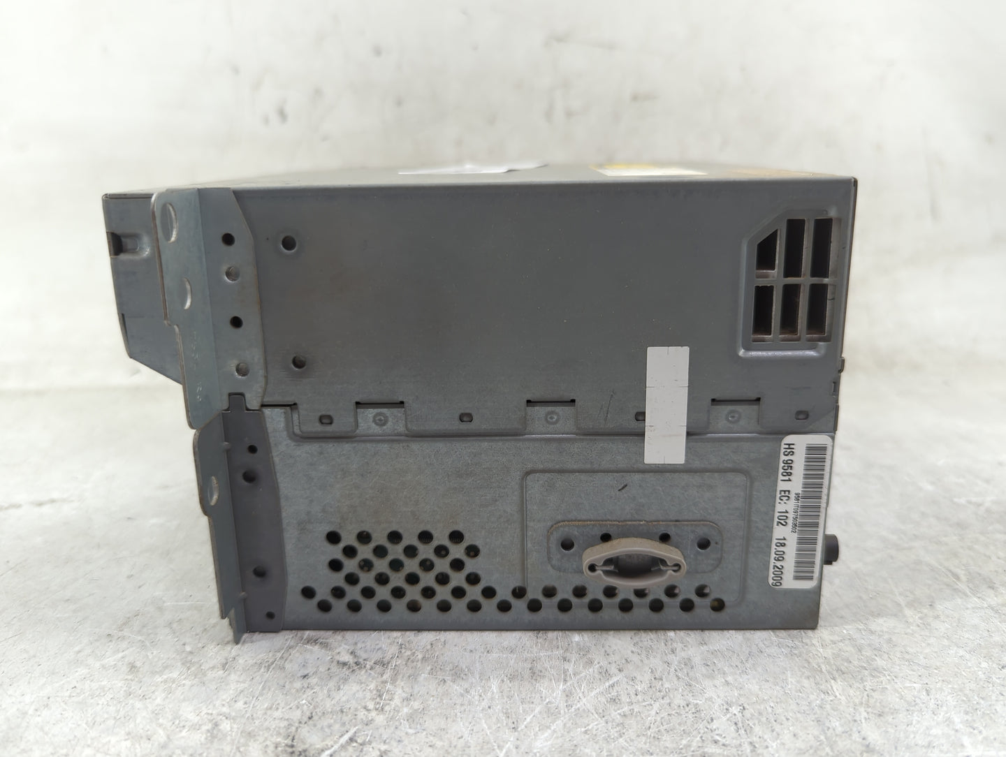 2010-2012 Bmw 750 Radio AM FM Cd Player Receiver Replacement P/N:9223396 7534/1983490, 9581IT097503502 Fits Fits 2010 2011 2