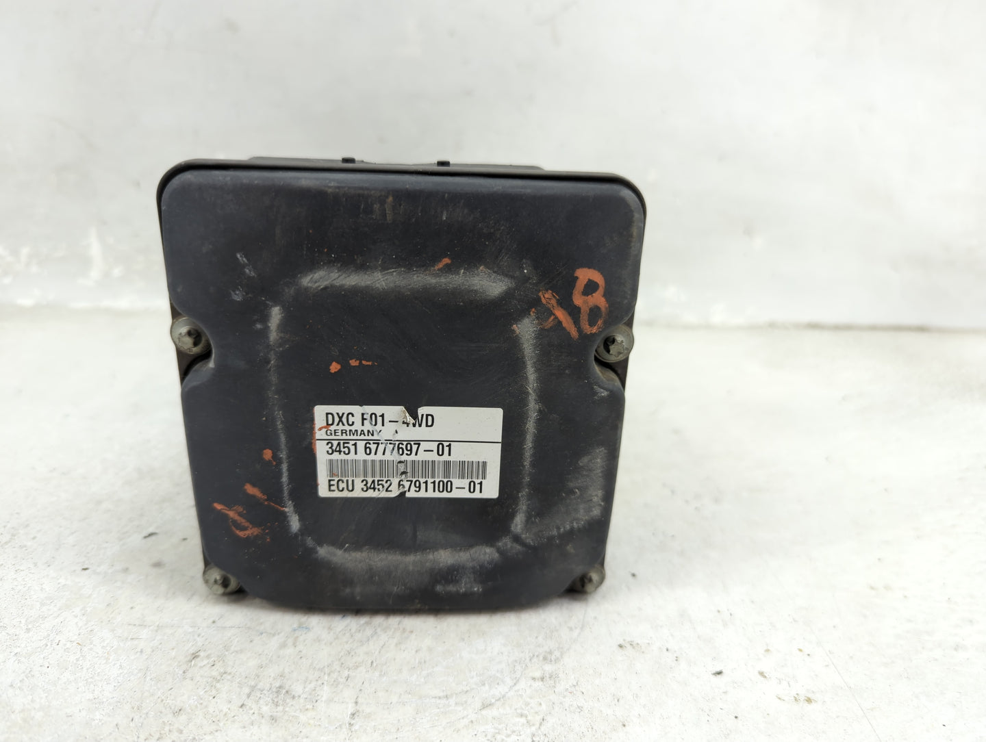 2010-2012 Bmw 750i ABS Pump Control Module Replacement P/N:6777697-01 Fits Fits 2010 2011 2012 2013 OEM Used Auto Parts - Oe