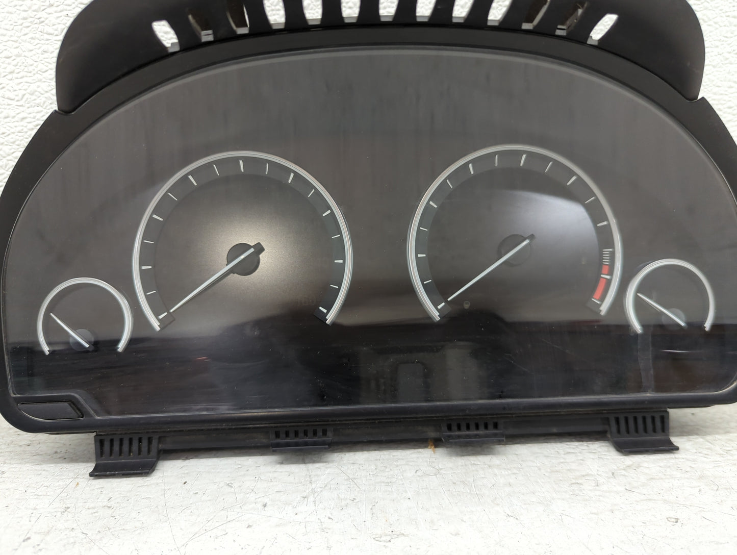2010 Bmw 750li Instrument Cluster Speedometer Gauges P/N:0263685160 9220798-01, 173884-10 Miles:140K Fits Fits 2009 2011 OEM