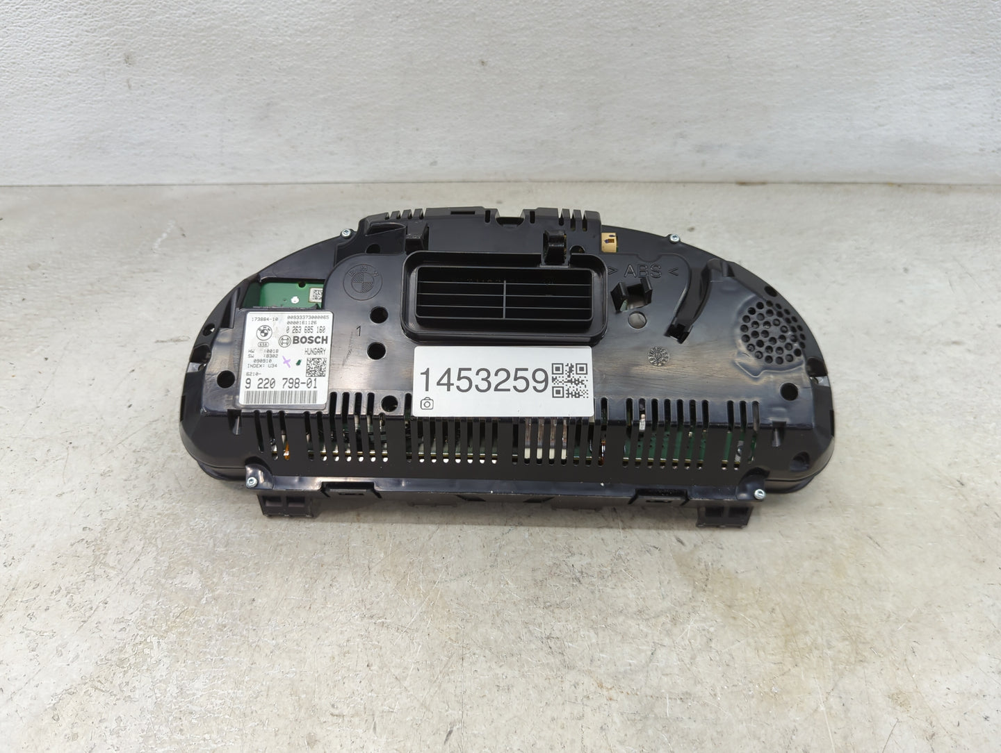2010 Bmw 750li Instrument Cluster Speedometer Gauges P/N:0263685160 9220798-01, 173884-10 Miles:140K Fits Fits 2009 2011 OEM
