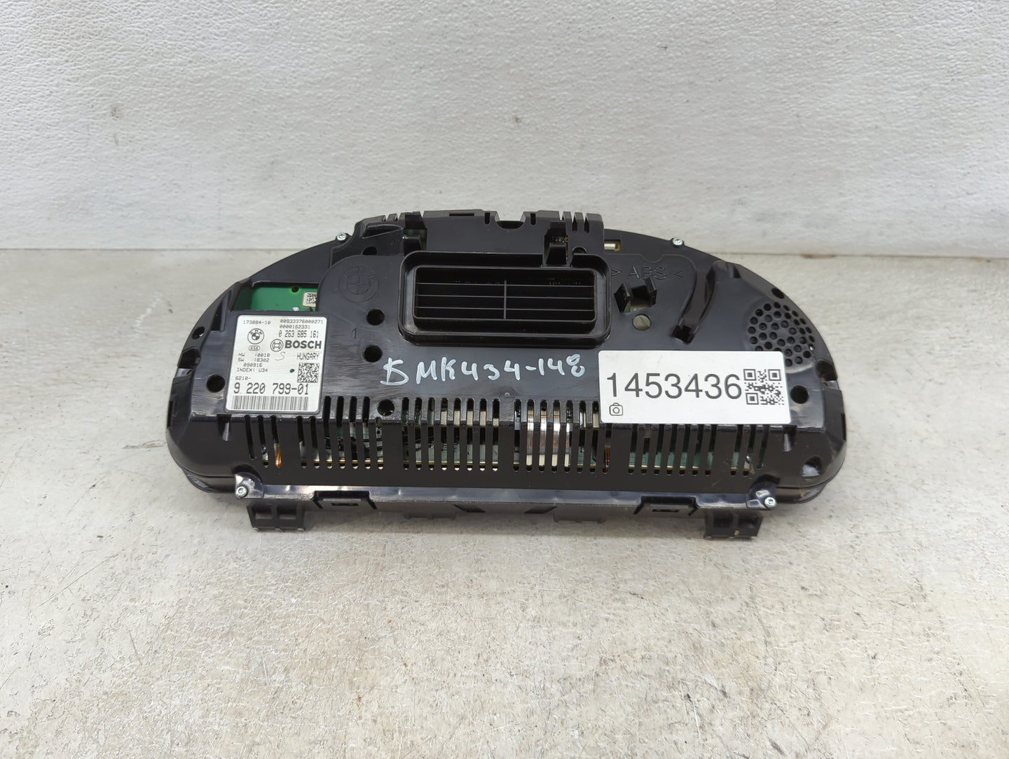 2010 Bmw 750li Instrument Cluster Speedometer Gauges P/N:0263685161 9220799-01, 173884-10 Miles:136K Fits Fits 2009 2011 OEM