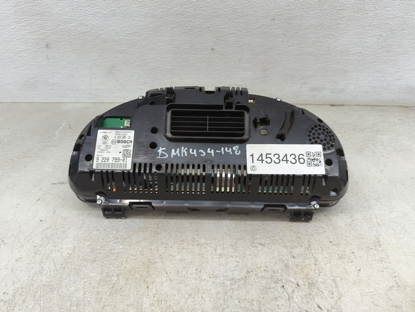 2010 Bmw 750li Instrument Cluster Speedometer Gauges P/N:0263685161 9220799-01, 173884-10 Miles:136K Fits Fits 2009 2011 OEM