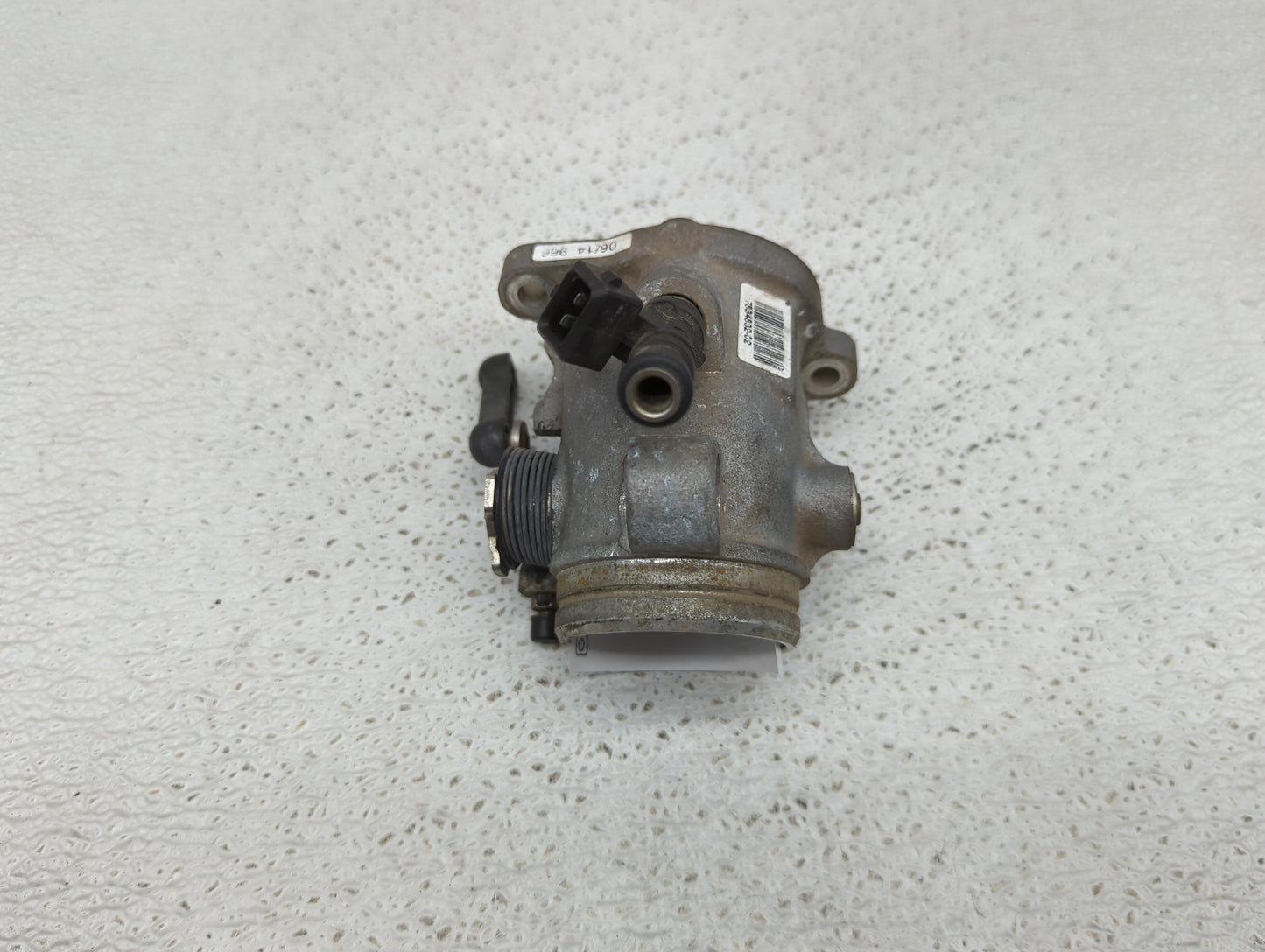 2006-2010 Bmw M6 Throttle Body P/N:7834832-02 Fits Fits 2006 2007 2008 2009 2010 OEM Used Auto Parts - Oemusedautoparts1.com