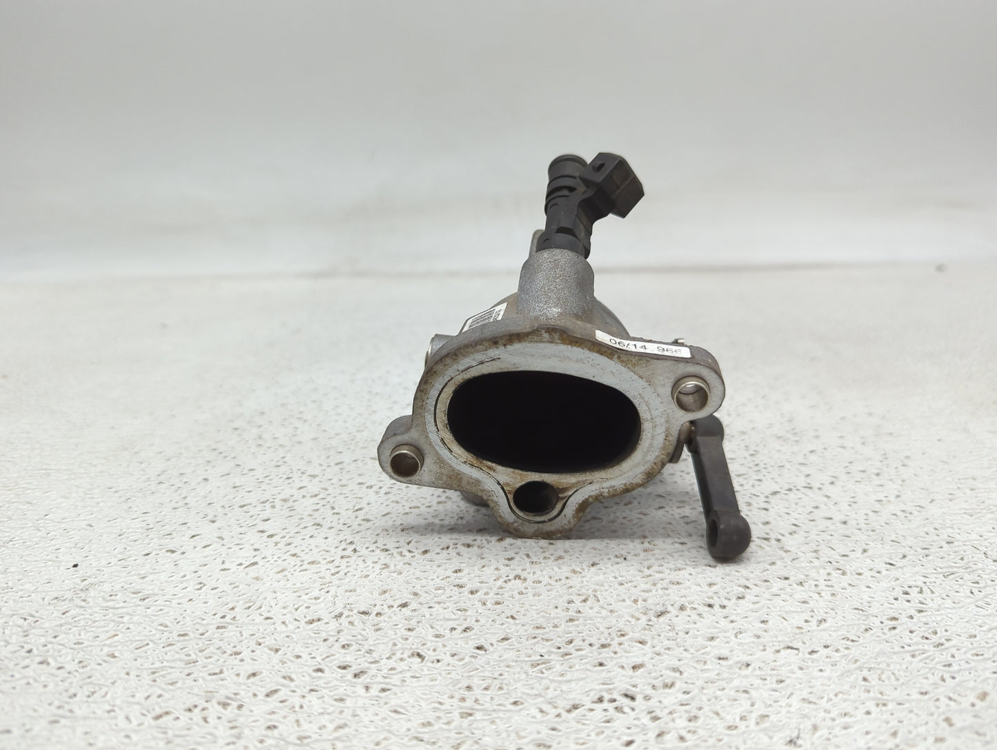 2006-2010 Bmw M6 Throttle Body P/N:7834832-02 Fits Fits 2006 2007 2008 2009 2010 OEM Used Auto Parts - Oemusedautoparts1.com