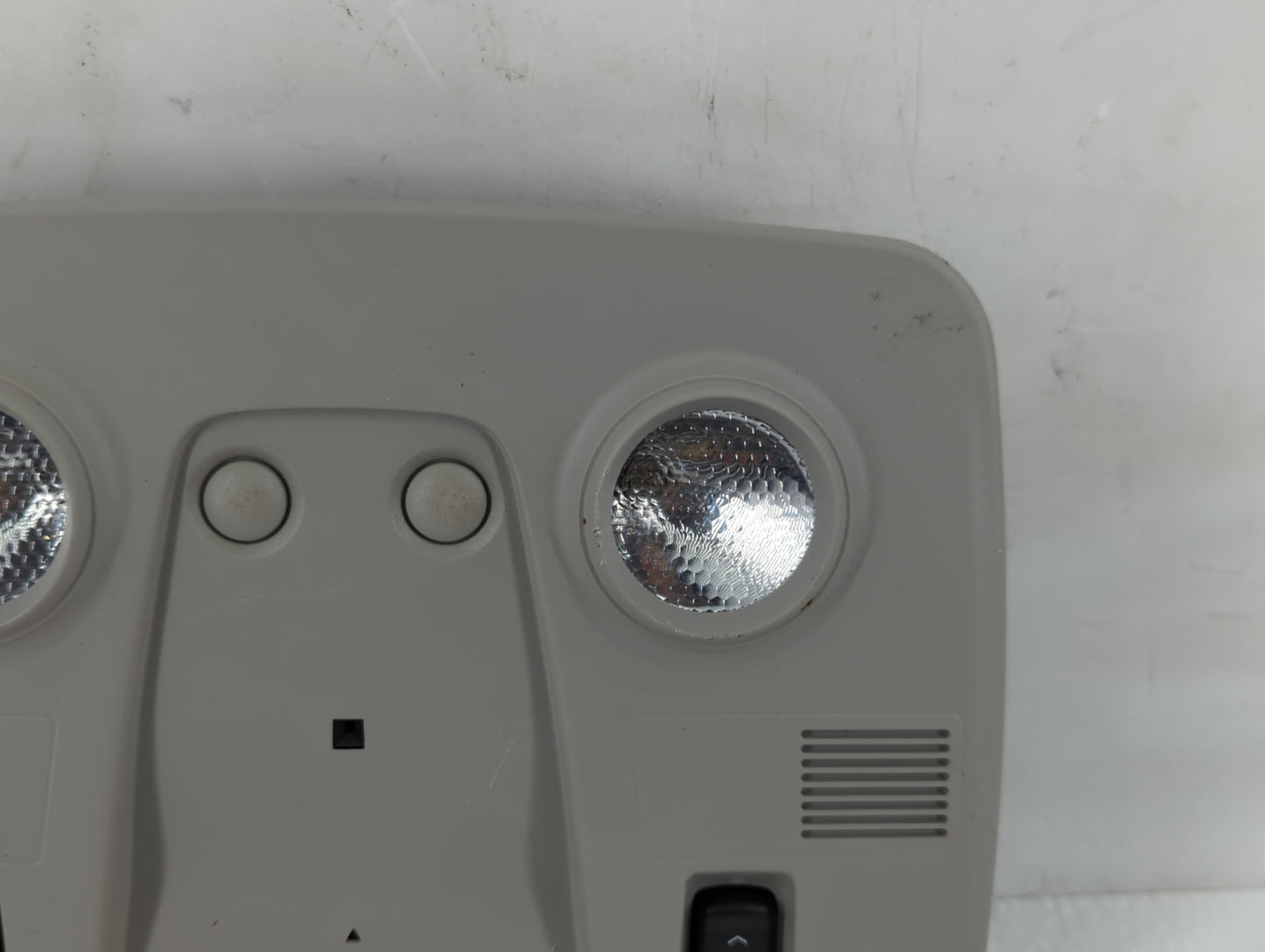 2008-2017 Buick Enclave Overhead Roof Console Interior Dome Light - Oemusedautoparts1.com