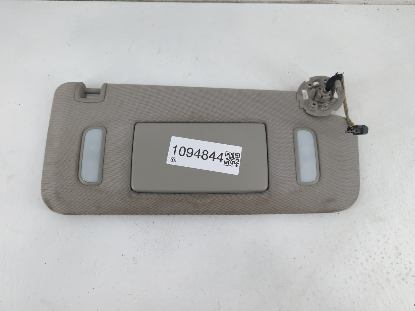 2008-2017 Buick Enclave Sun Visor Shade Replacement Passenger Right Mirror Fits OEM Used Auto Parts - Oemusedautoparts1.com