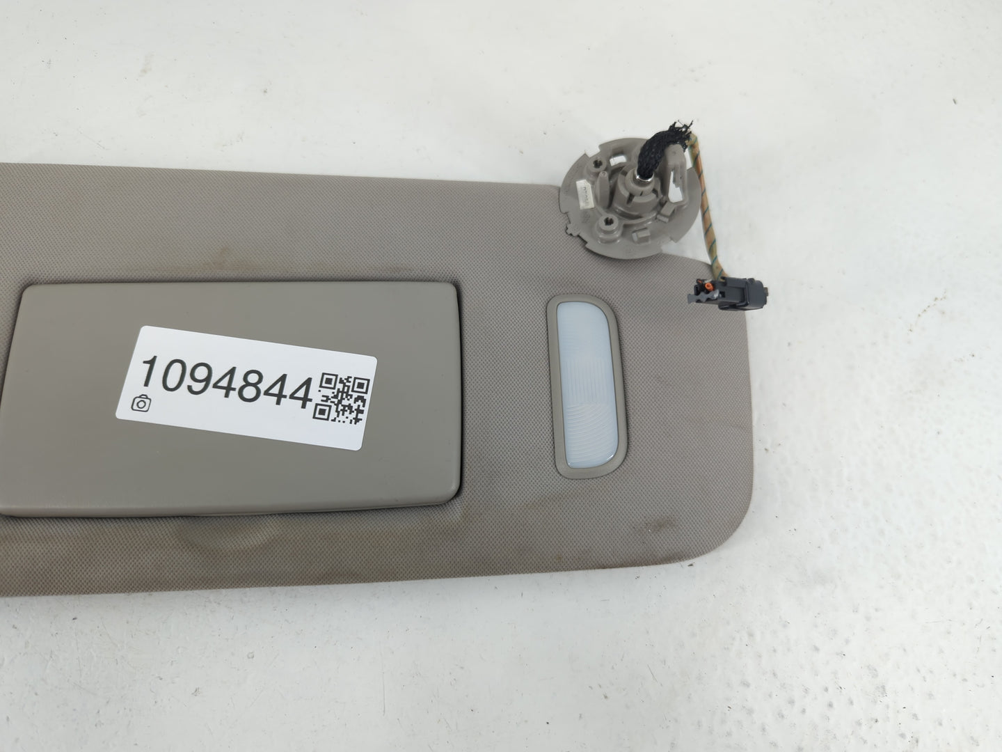 2008-2017 Buick Enclave Sun Visor Shade Replacement Passenger Right Mirror Fits OEM Used Auto Parts - Oemusedautoparts1.com