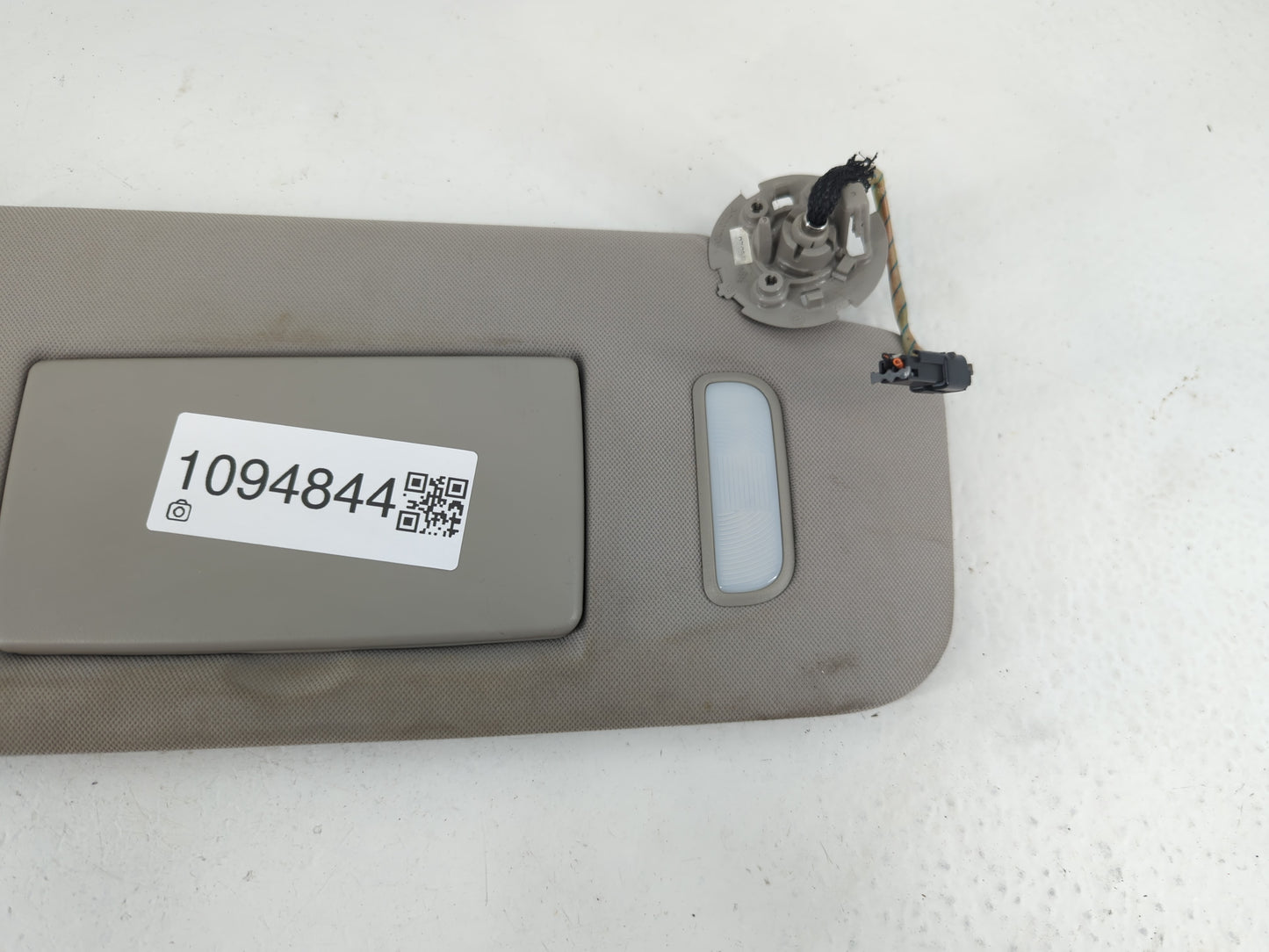 2008-2017 Buick Enclave Sun Visor Shade Replacement Passenger Right Mirror Fits OEM Used Auto Parts - Oemusedautoparts1.com