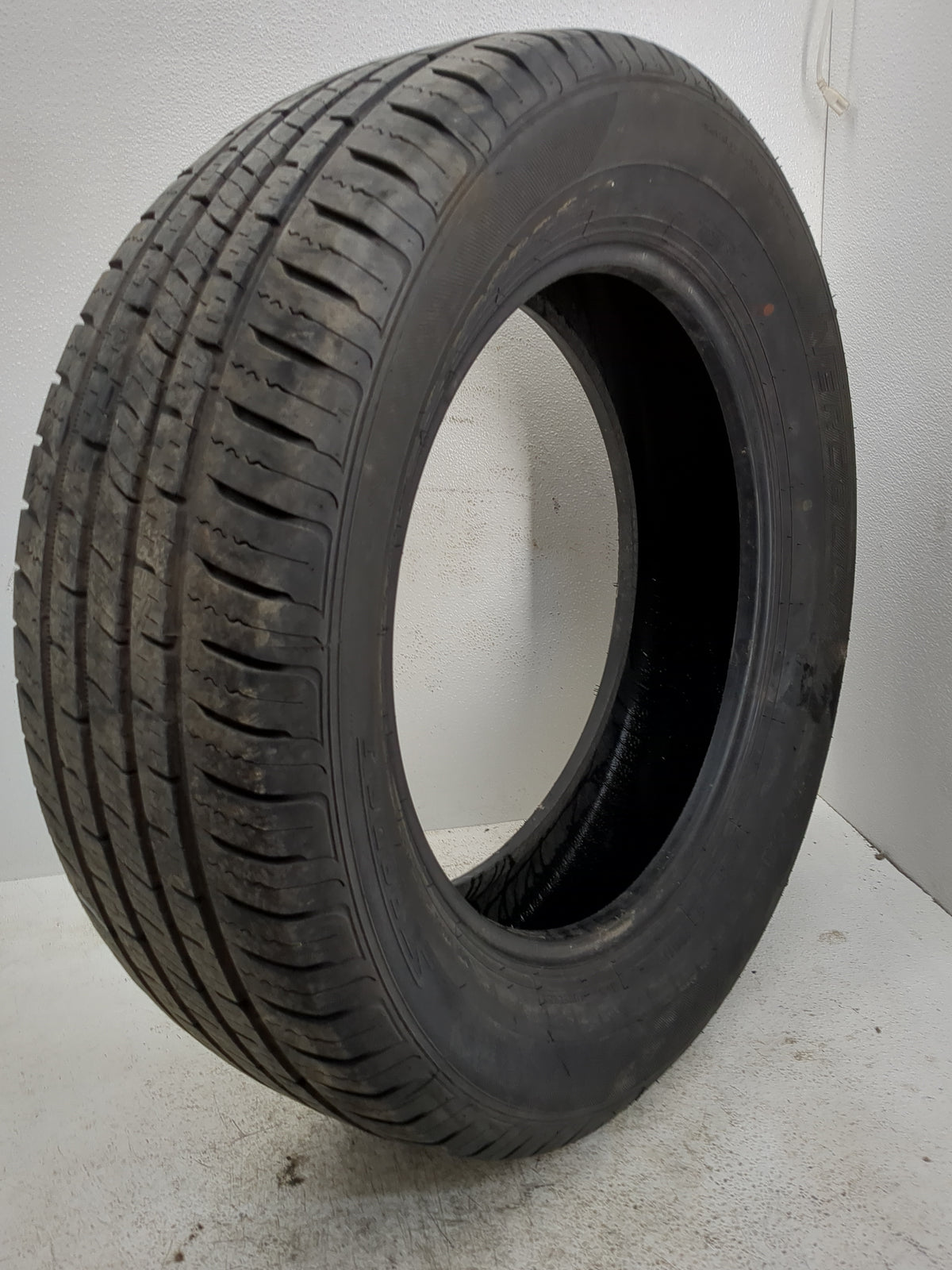 Used Tire 255/60R19 VERCELLI STRADA I 109H - Tread Depth 9.5/32 - Oemusedautoparts1.com