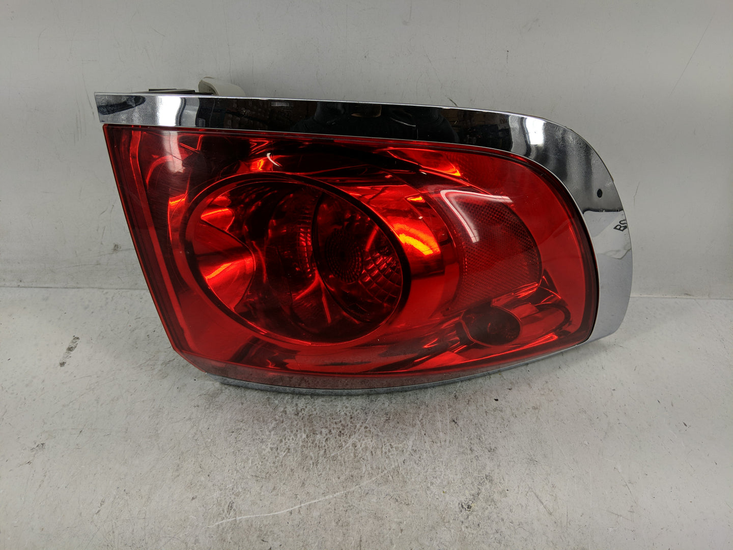 2008-2012 Buick Enclave Tail Light Assembly Driver Left OEM Fits Fits 2008 2009 2010 2011 2012 OEM Used Auto Parts - Oemused