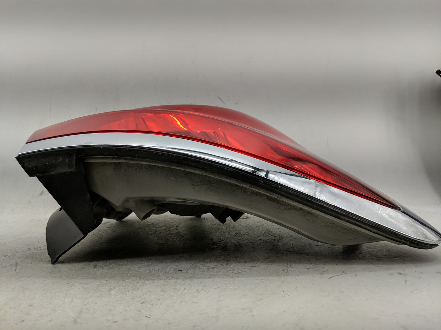 2008-2012 Buick Enclave Tail Light Assembly Driver Left OEM Fits Fits 2008 2009 2010 2011 2012 OEM Used Auto Parts - Oemused