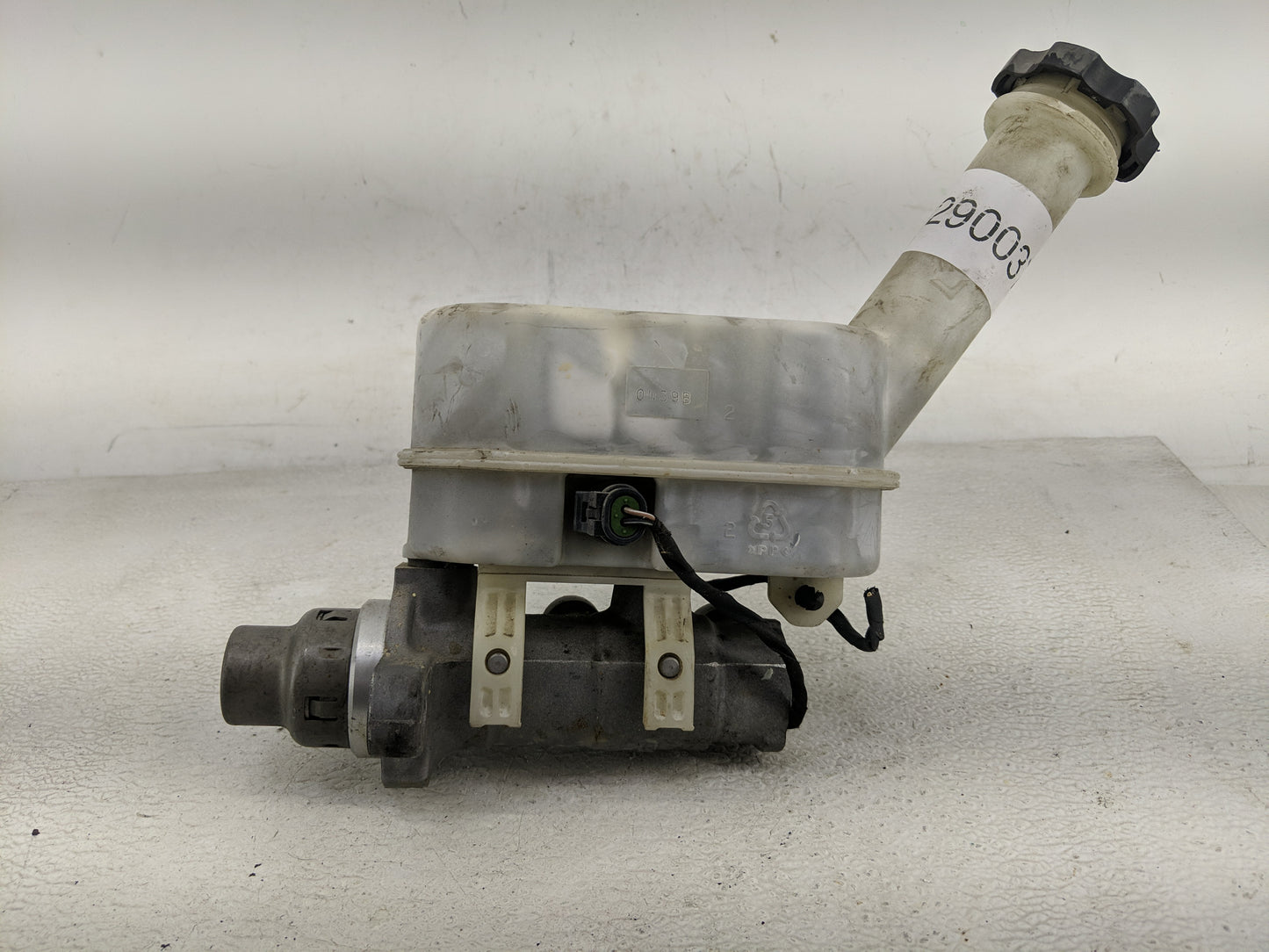 2009-2017 Buick Enclave Brake Master Cylinder 1290037 - Oemusedautoparts1.com