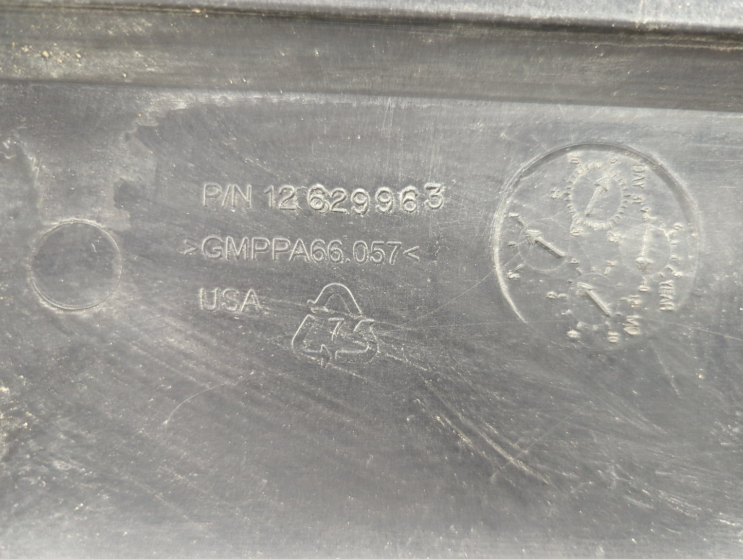 2010 Buick Enclave Engine Cover - Oemusedautoparts1.com