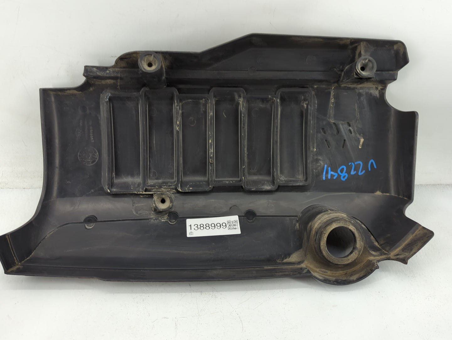 2010 Buick Enclave Engine Cover - Oemusedautoparts1.com