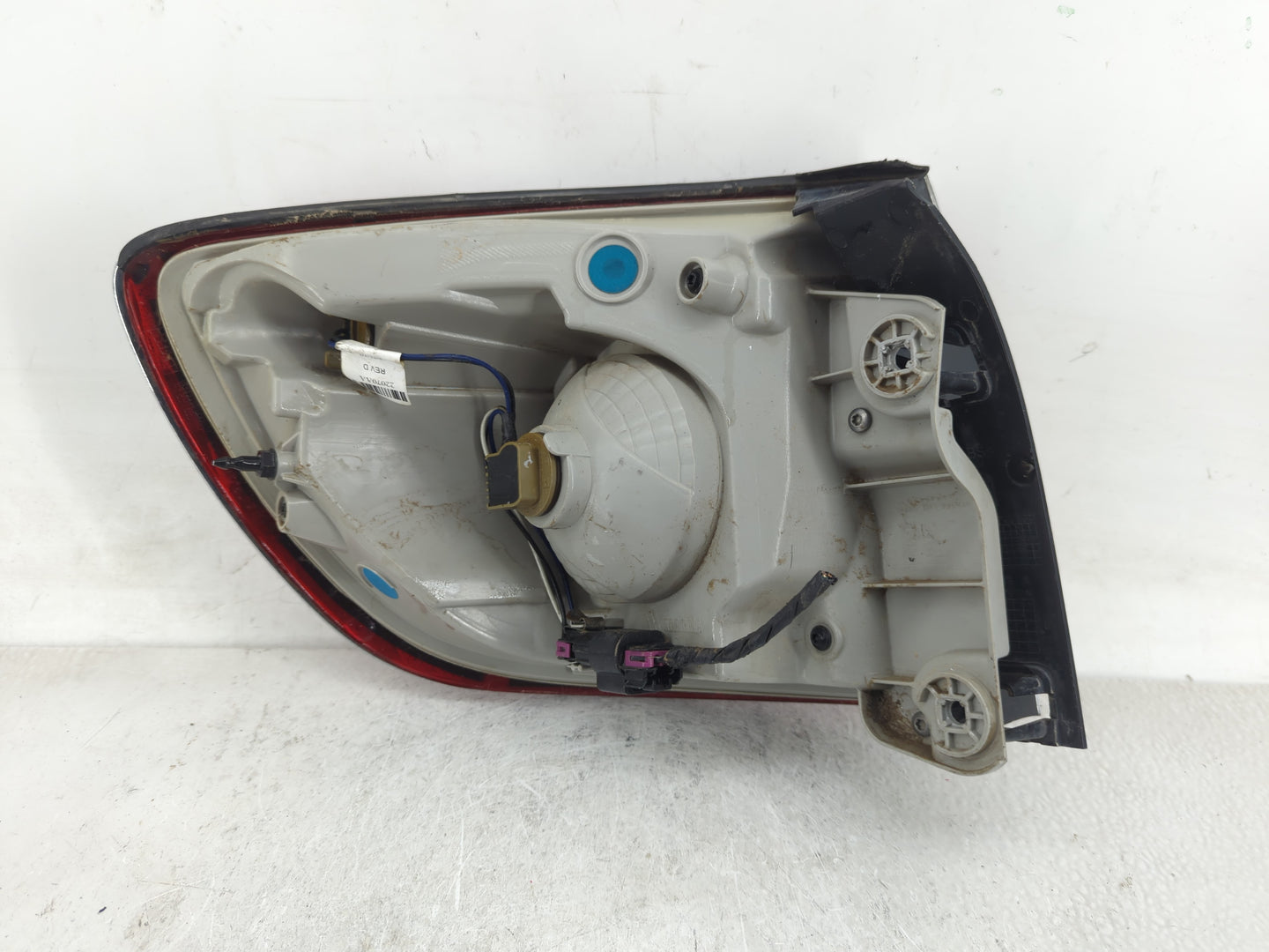 2008-2012 Buick Enclave Tail Light Assembly Passenger Right OEM P/N:25954942 Fits Fits 2008 2009 2010 2011 2012 OEM Used Aut
