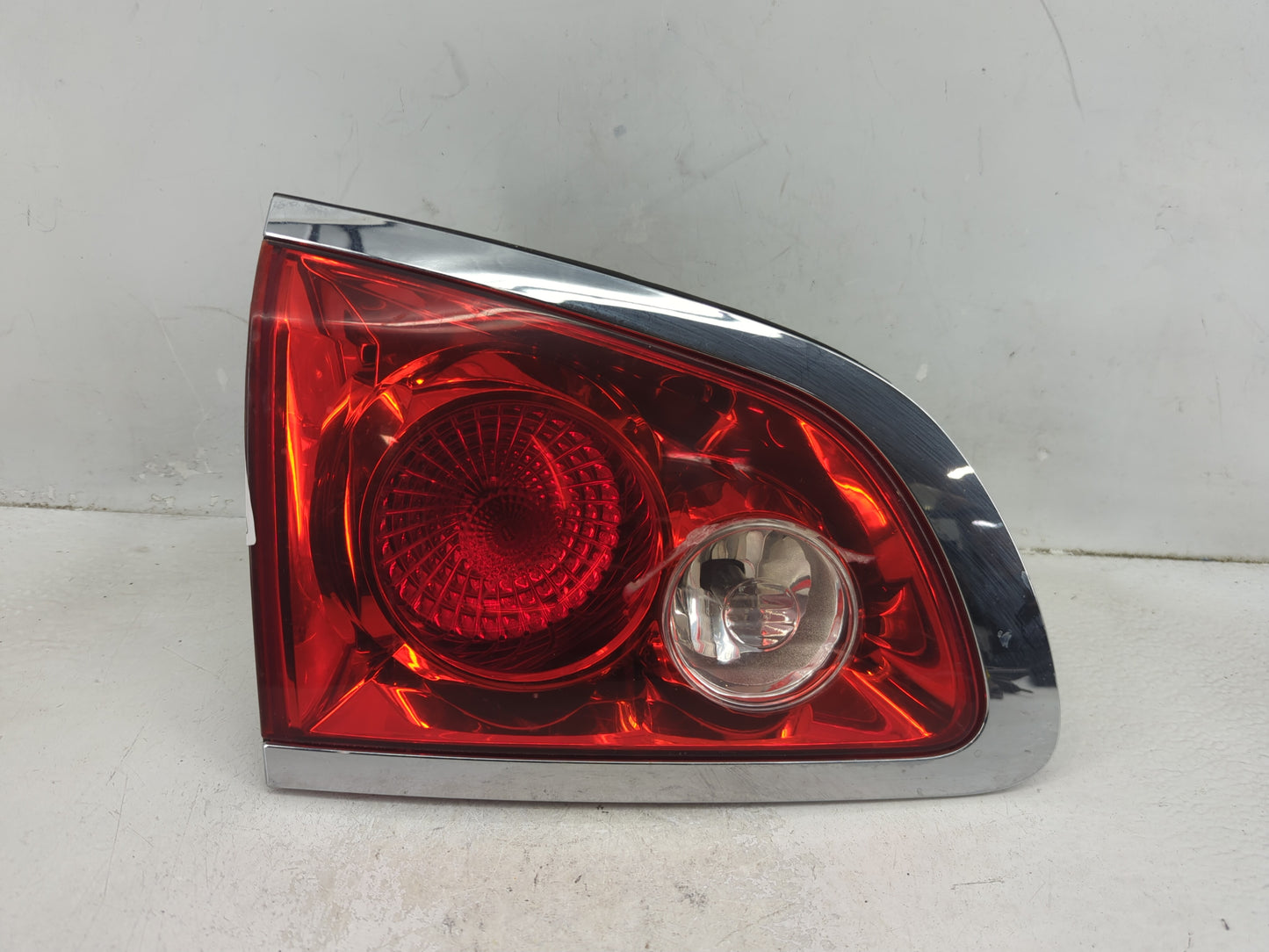 2008-2012 Buick Enclave Tail Light Assembly Passenger Right OEM P/N:22071AB Fits Fits 2008 2009 2010 2011 2012 OEM Used Auto