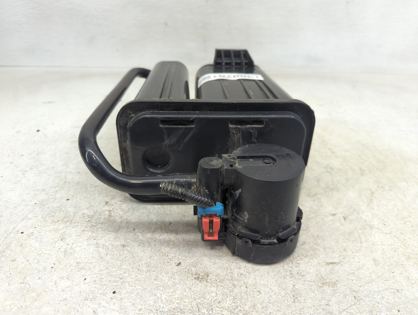 2010 Buick Enclave Fuel Vapor Charcoal Canister - Oemusedautoparts1.com
