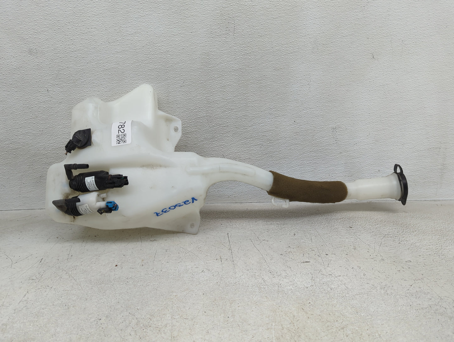 2010-2017 Buick Enclave Windshield Washer Fluid Reservoir Bottle Oem - Oemusedautoparts1.com