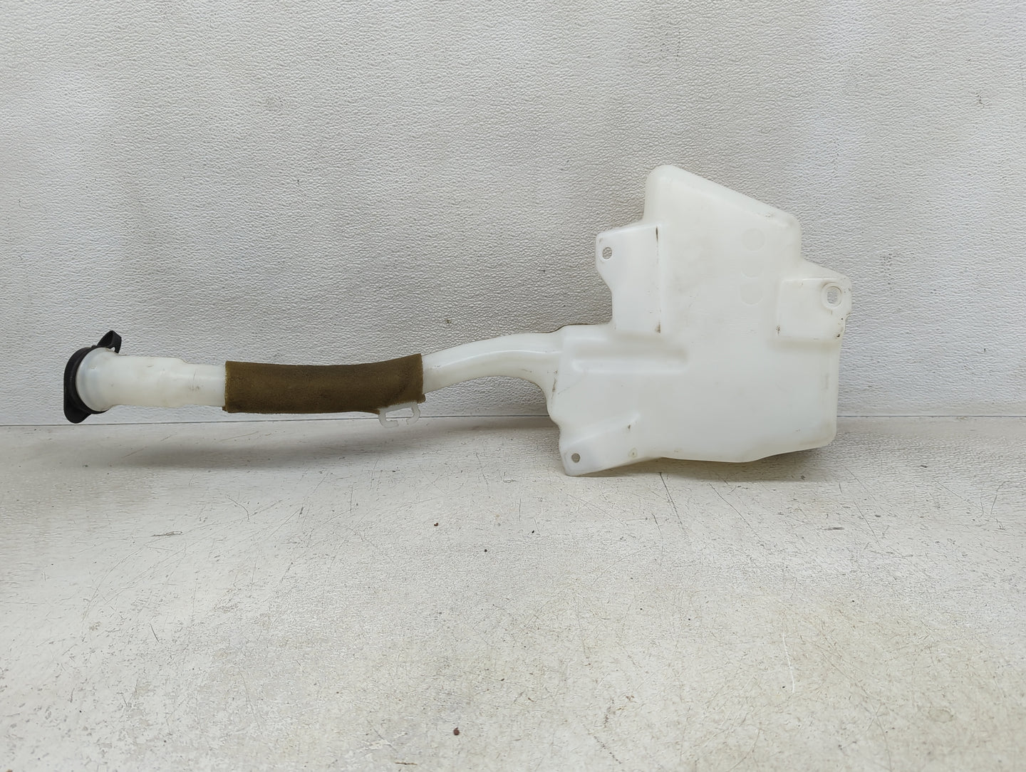 2010-2017 Buick Enclave Windshield Washer Fluid Reservoir Bottle Oem - Oemusedautoparts1.com