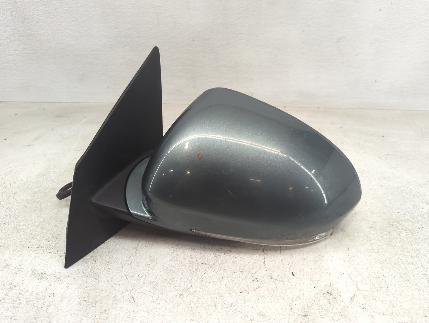 2008-2012 Buick Enclave Driver Side View Mirror - Left Door Mirror OEM Used - Oemusedautoparts1.com