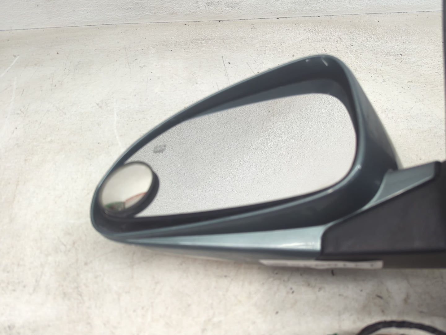 2008-2012 Buick Enclave Driver Side View Mirror - Left Door Mirror OEM Used - Oemusedautoparts1.com