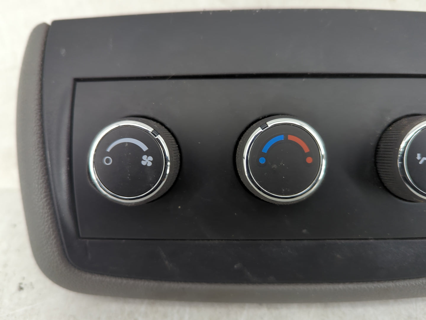 2008-2017 Buick Enclave Climate Control Module Temperature AC/Heater Replacement Fits OEM Used Auto Parts - Oemusedautoparts
