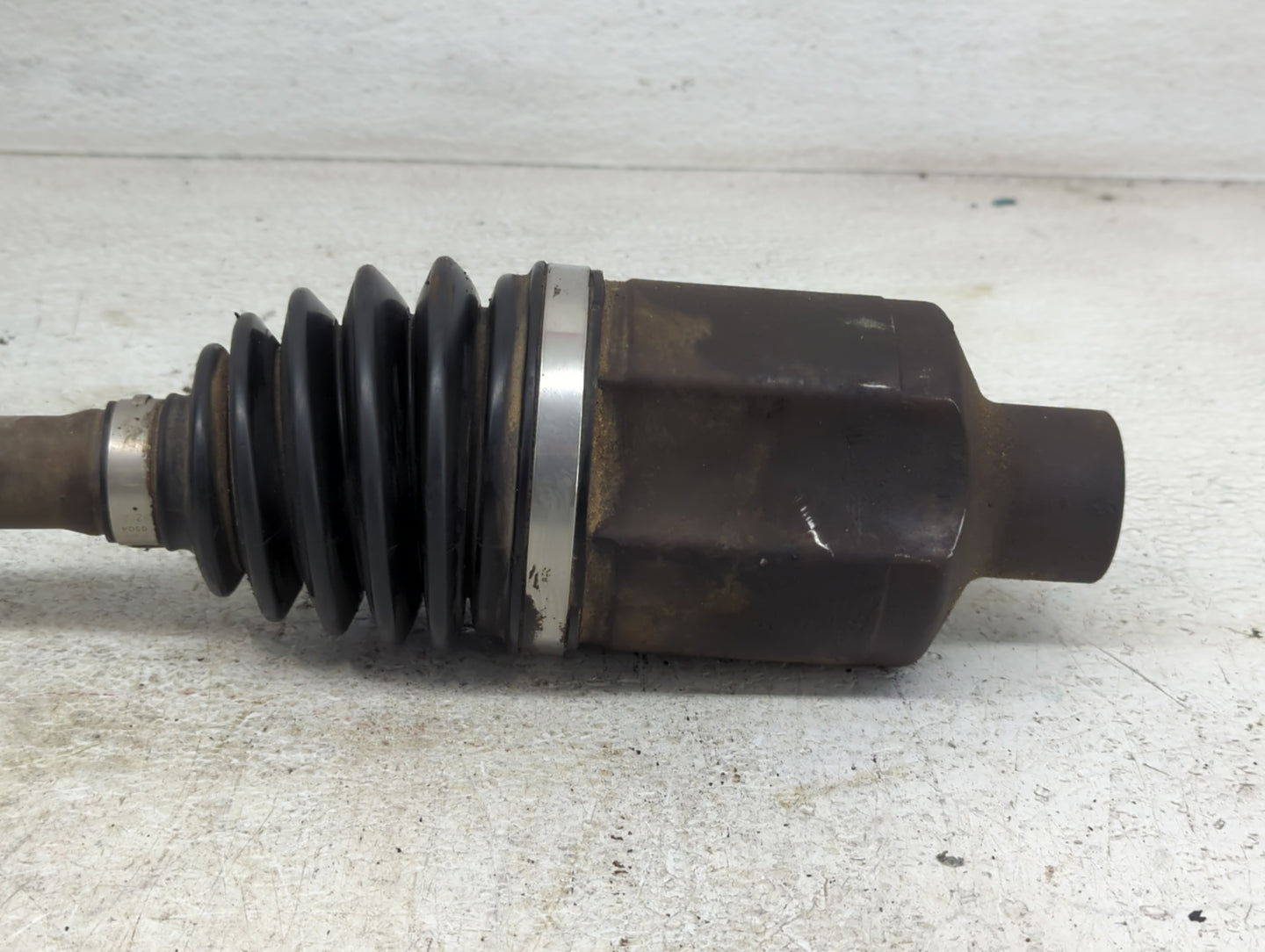 2008-2017 Buick Enclave Axle Shaft Front Passenger Cv C/v - Oemusedautoparts1.com