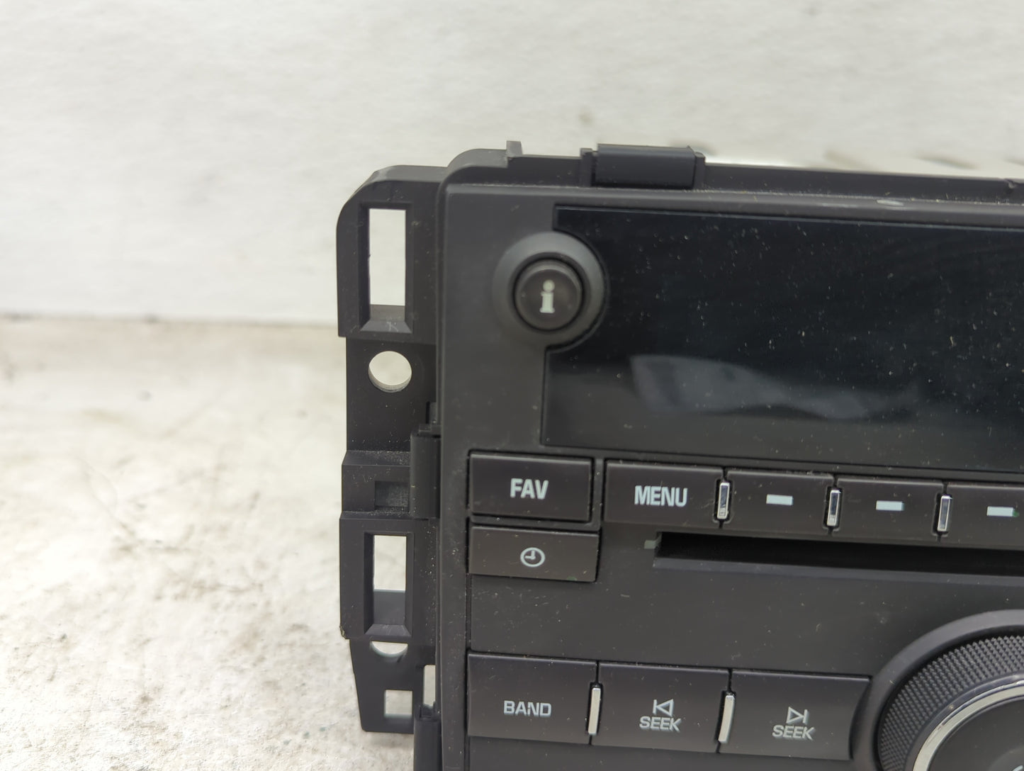 2008-2017 Buick Enclave Radio AM FM Cd Player Receiver Replacement P/N:25941139 28224656 Fits OEM Used Auto Parts - Oemuseda