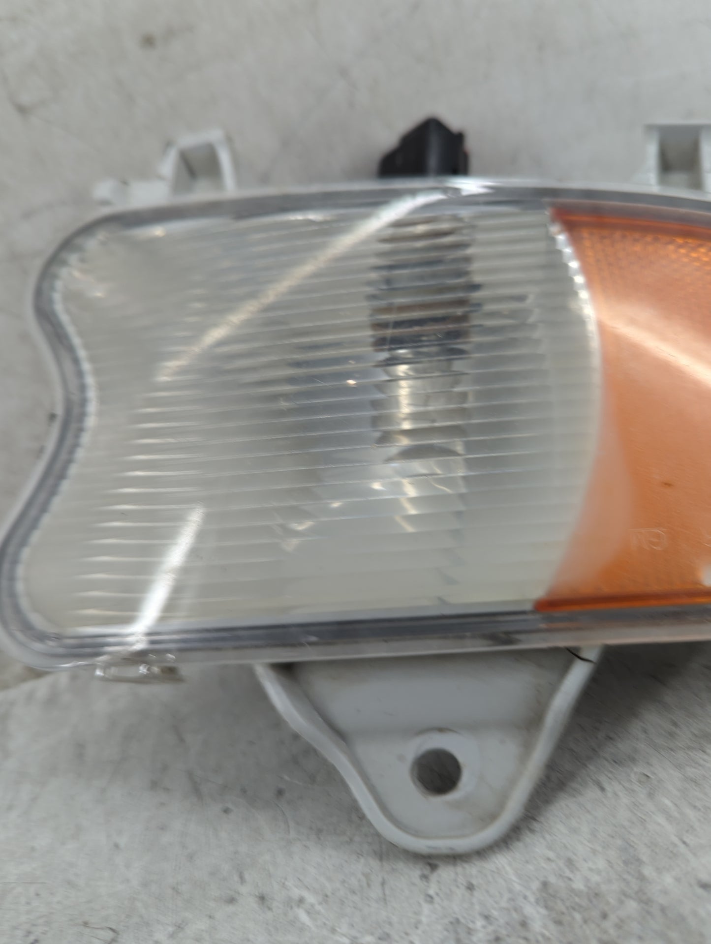 2008-2012 Buick Enclave Passenger Right Oem Front Light Lamp 1462572 - Oemusedautoparts1.com