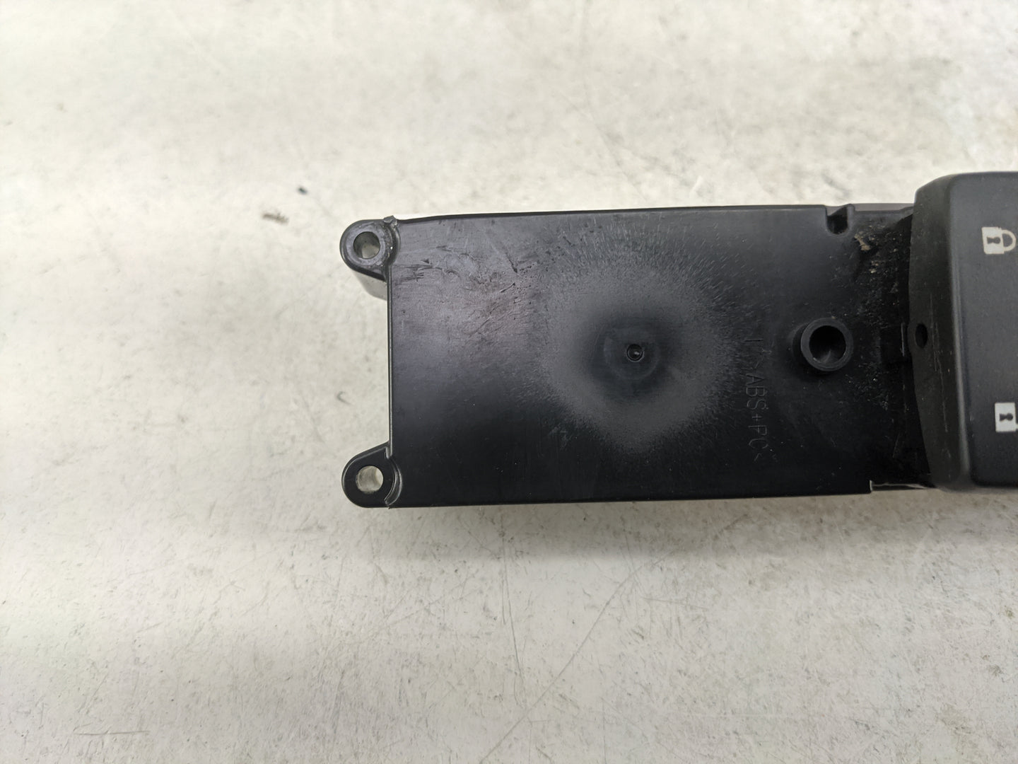 2010 Buick Enclave Passenger Right Power Window Switch - Oemusedautoparts1.com