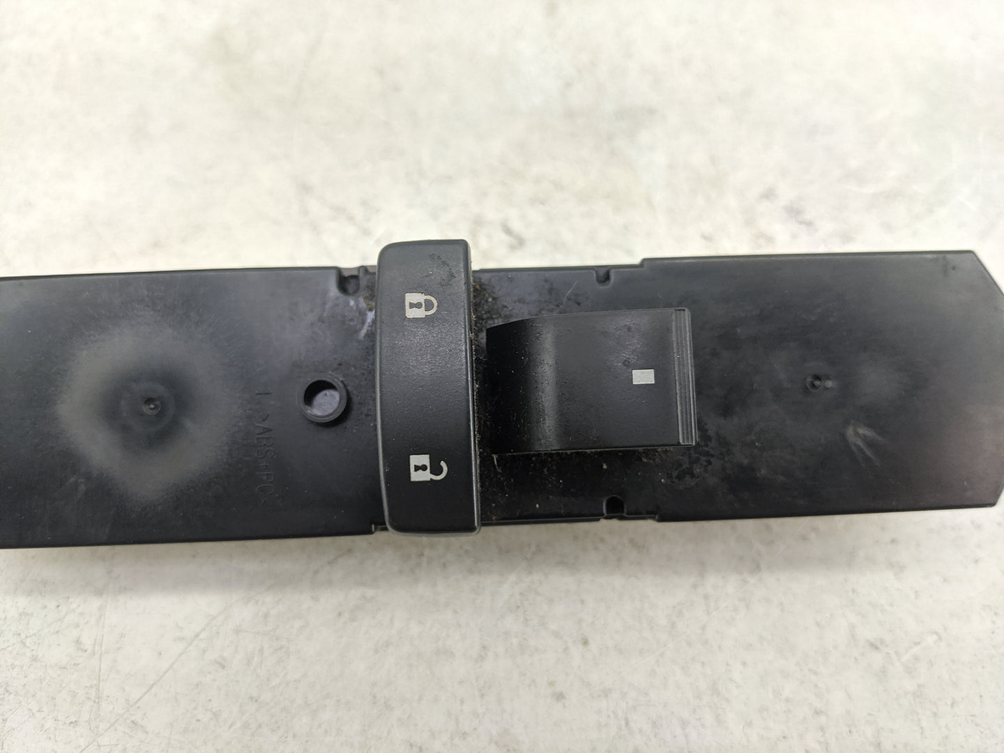 2010 Buick Enclave Passenger Right Power Window Switch - Oemusedautoparts1.com