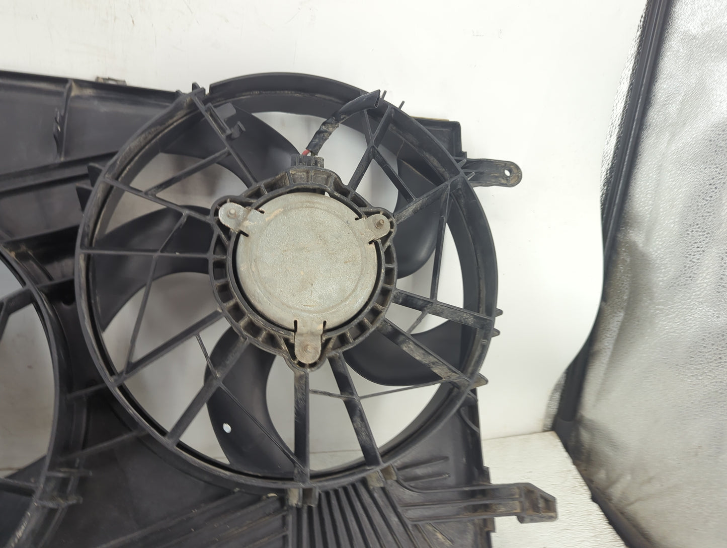 2008-2017 Buick Enclave Electric Radiator Cooling Fan Motor Assembly P/N:25784028 Fits OEM Used Auto Parts - Oemusedautopart
