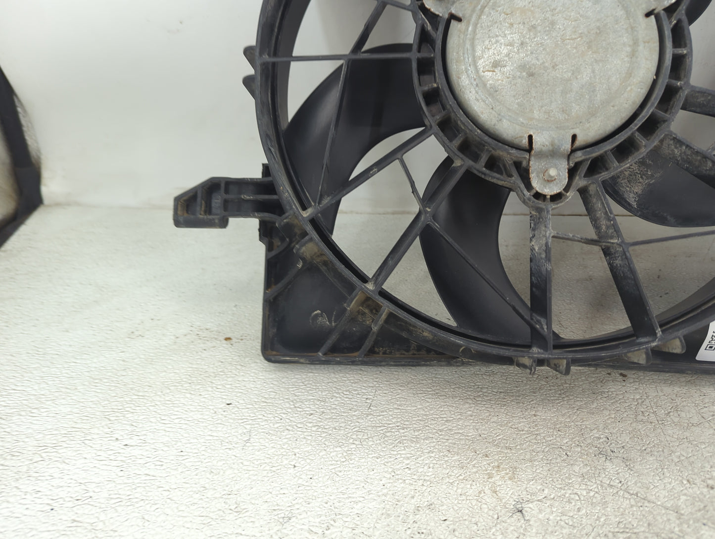 2008-2017 Buick Enclave Electric Radiator Cooling Fan Motor Assembly P/N:25784028 Fits OEM Used Auto Parts - Oemusedautopart
