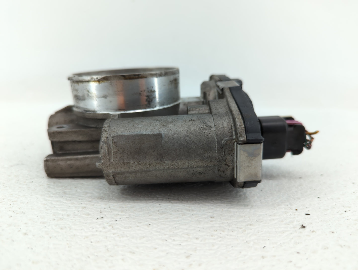 2008-2011 Buick Enclave Throttle Body P/N:319.7.AA.995 591HB, 995AA Fits Fits 2007 2008 2009 2010 2011 OEM Used Auto Parts -