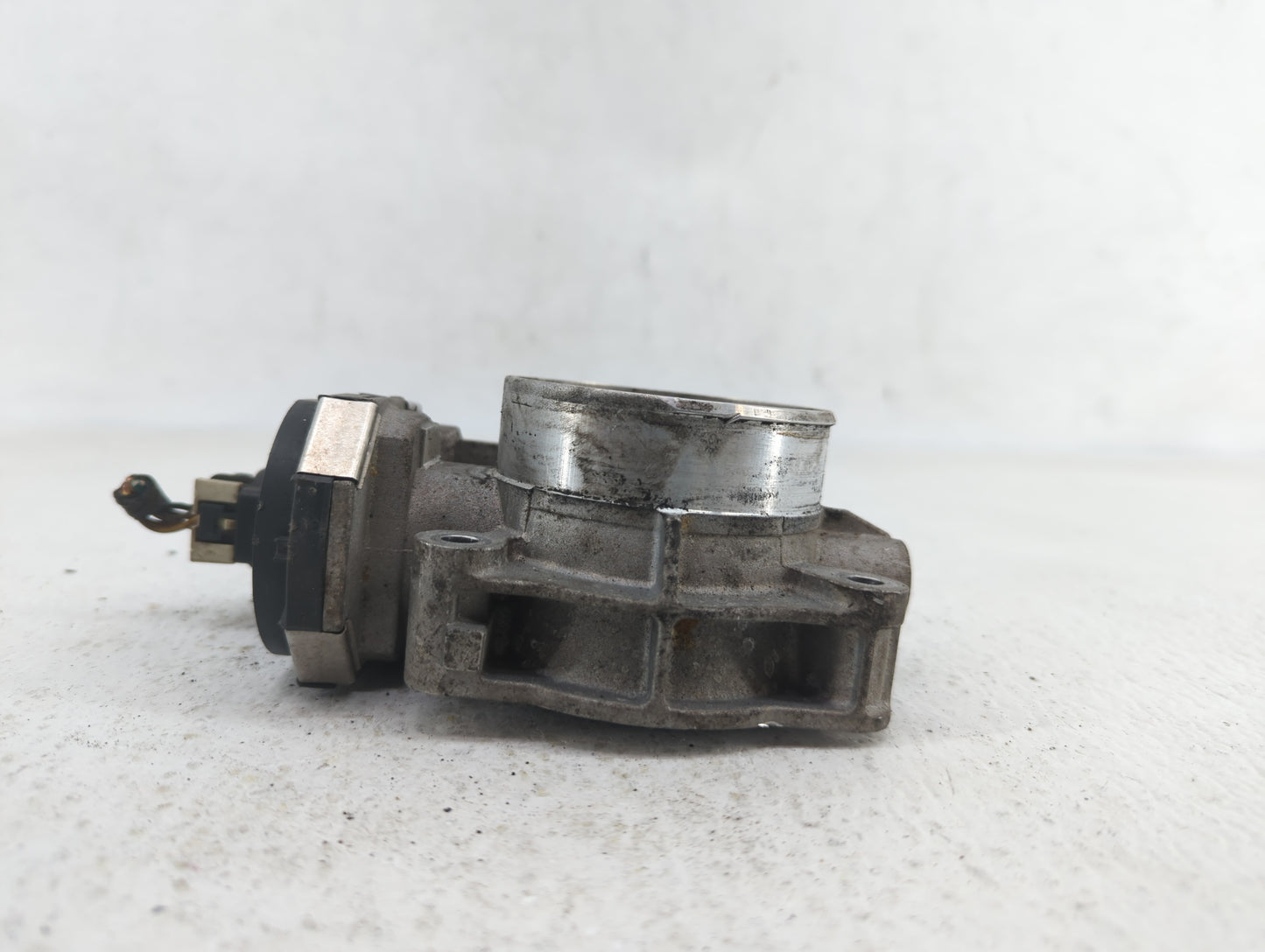2008-2011 Buick Enclave Throttle Body P/N:319.7.AA.995 591HB, 995AA Fits Fits 2007 2008 2009 2010 2011 OEM Used Auto Parts -