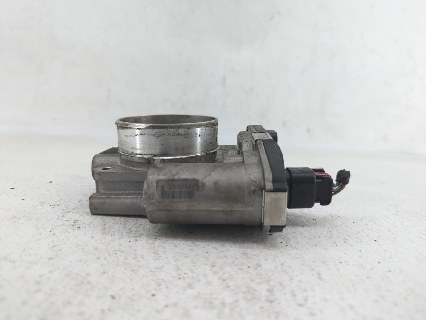2008-2011 Buick Enclave Throttle Body P/N:319.7.AA.995 591HB, 995AA Fits Fits 2007 2008 2009 2010 2011 OEM Used Auto Parts -