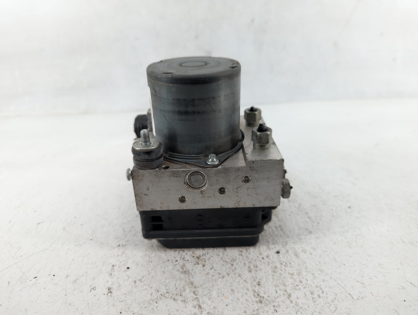 2009-2011 Buick Enclave ABS Pump Control Module Replacement P/N:25840315 Fits Fits 2008 2009 2010 2011 OEM Used Auto Parts -