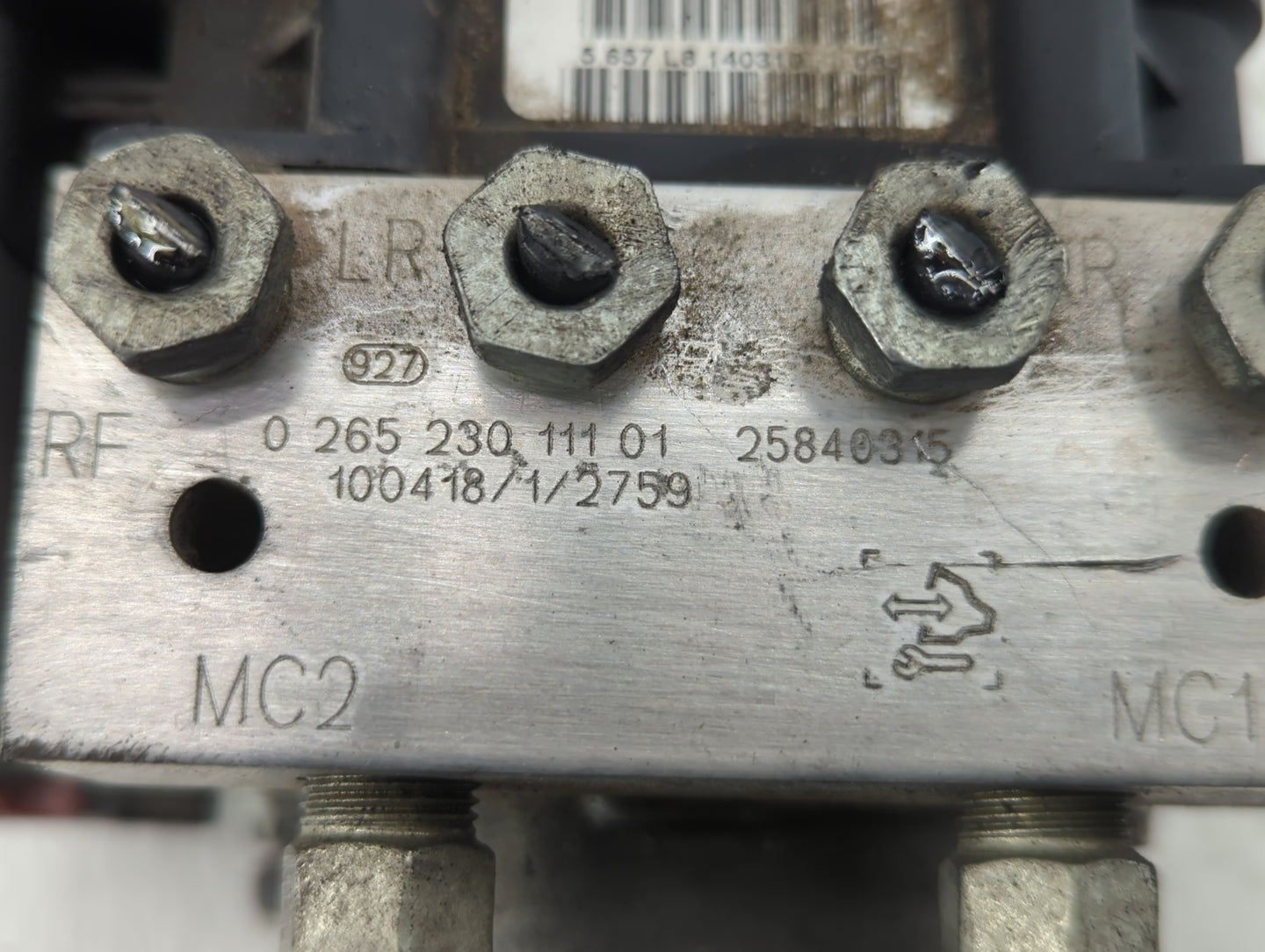 2009-2011 Buick Enclave ABS Pump Control Module Replacement P/N:25840315 Fits Fits 2008 2009 2010 2011 OEM Used Auto Parts -