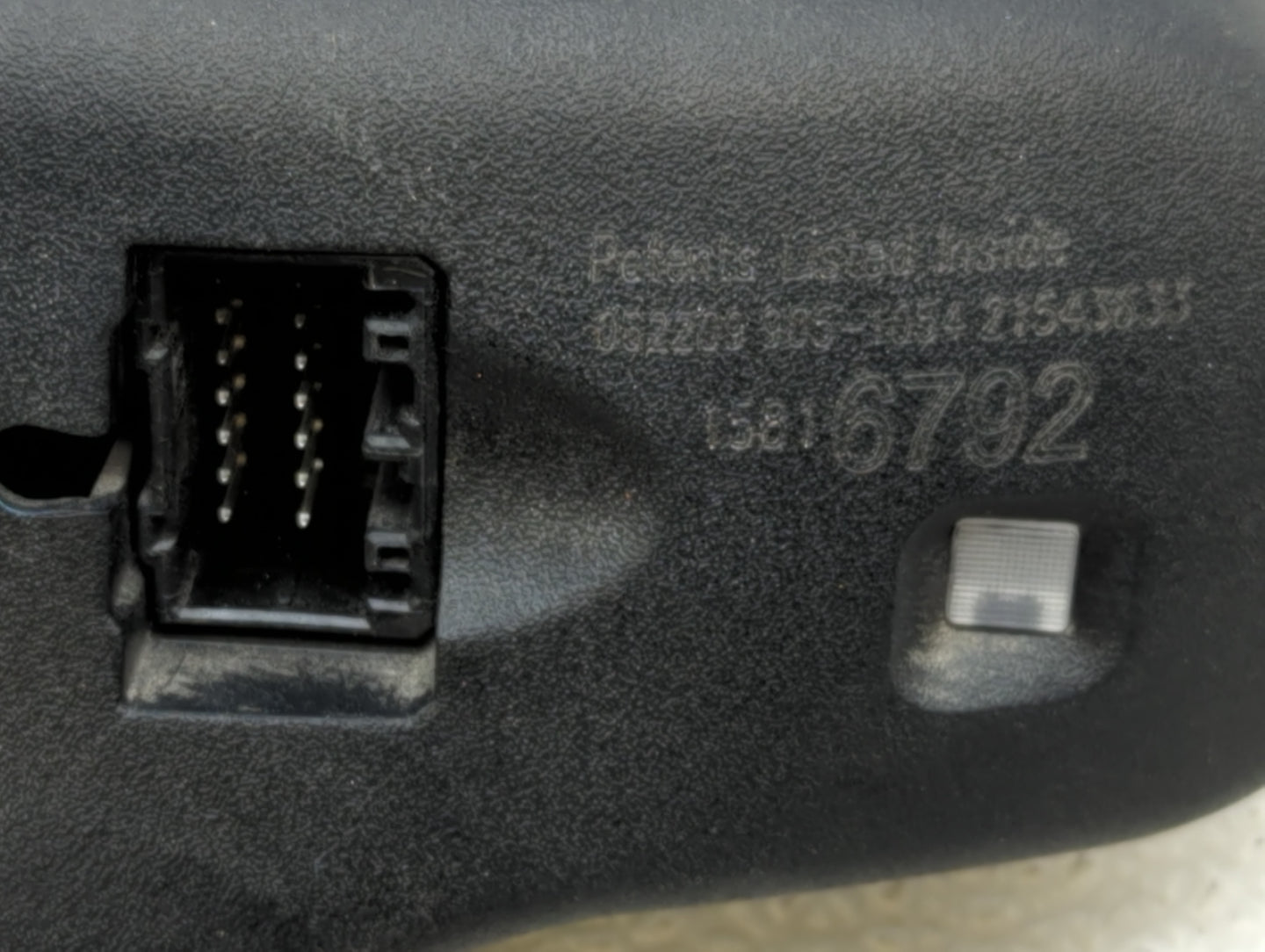 2009-2017 Buick Enclave Interior Rear View Mirror Replacement OEM P/N:E11025898 15816792 Fits OEM Used Auto Parts - Oemuseda