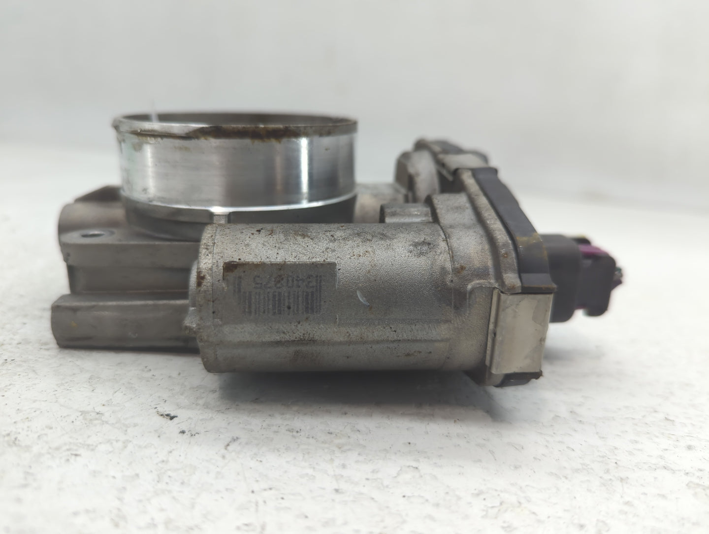 2008-2011 Buick Enclave Throttle Body P/N:AA995AA0875 Fits Fits 2007 2008 2009 2010 2011 OEM Used Auto Parts - Oemusedautopa