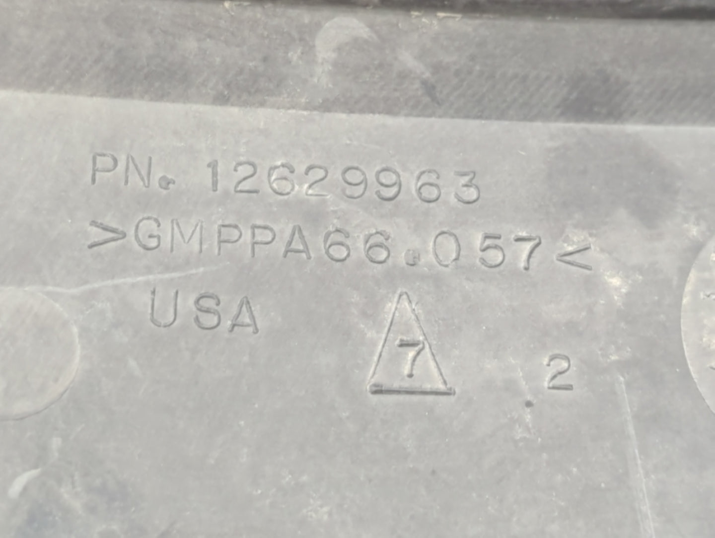 2010 Buick Enclave Engine Cover - Oemusedautoparts1.com